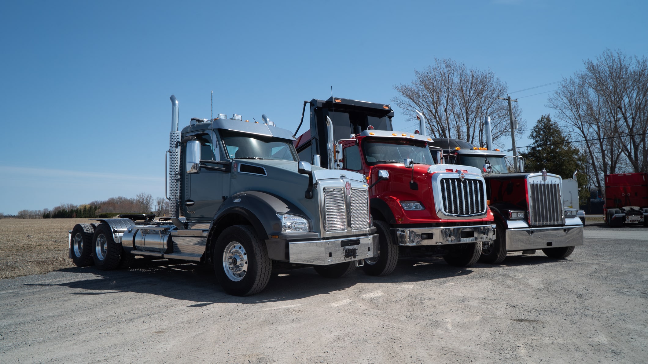 Décoder le monde des camions lourds usagés : PNBV, classes et réglementation SAAQ